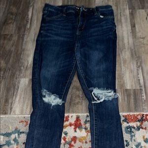 Women’s American Eagle skinny jeans